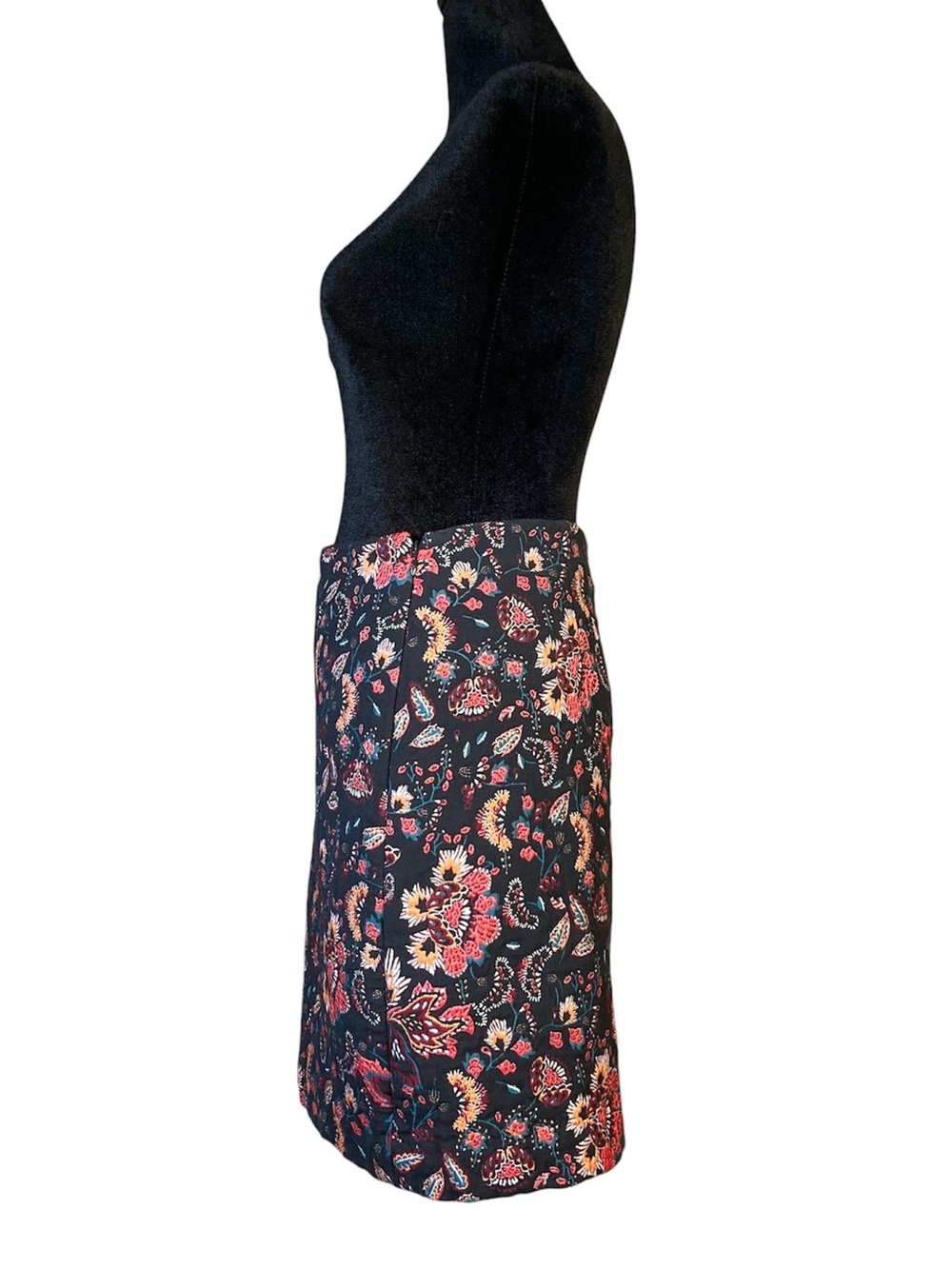 LOFT Pencil Skirt Black with Pink & Red Embroidered   Floral Size 0P - Picture 2 of 9